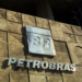 Fachada do edifício da Petrobras com logotipo BR representando concurso público 2026