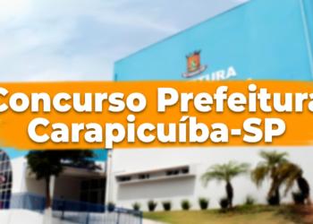 Prédio azul da Prefeitura de Carapicuíba com faixa laranja e texto sobre concurso público