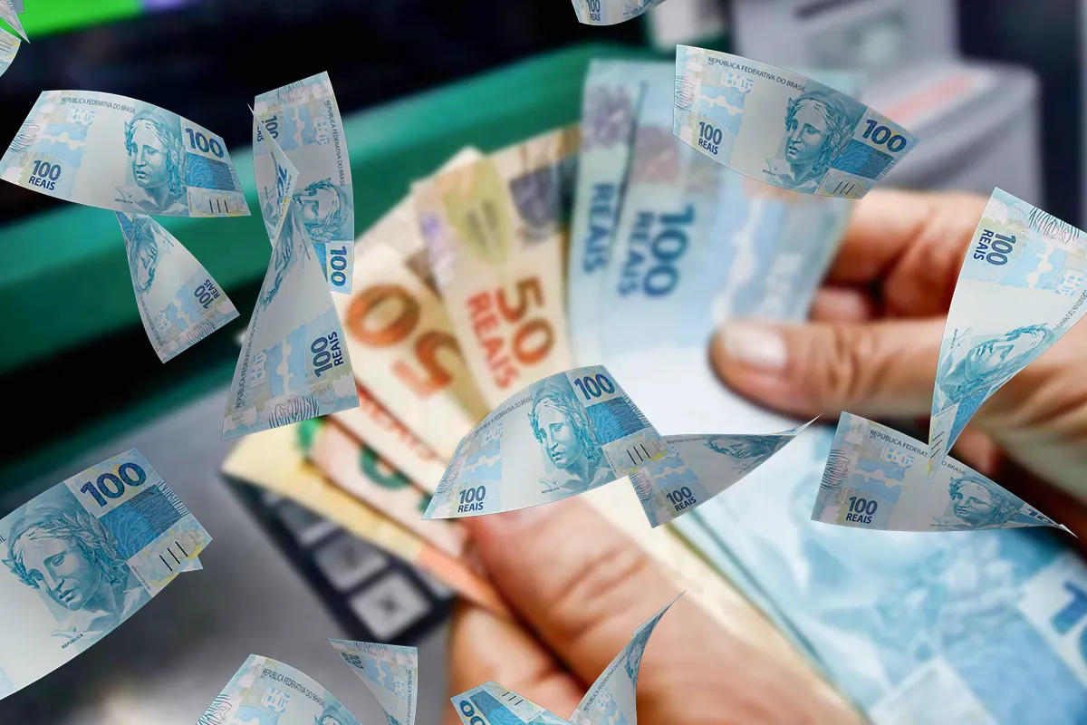 Concurso da Seduc PA: veja quanto pagam os salários e quais são os benefícios oferecidos 2 Notas de 100 e 50 reais simbolizando os salários próximos a R$ 10 mil para professores do Concurso Seduc PA.