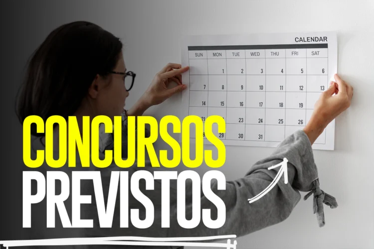 Governador autoriza concurso da PC TO com 452 vagas - Veja o que se sabe até agora 1 Mulher de óculos pendura calendário grande na parede com texto concursos previstos em amarelo e branco